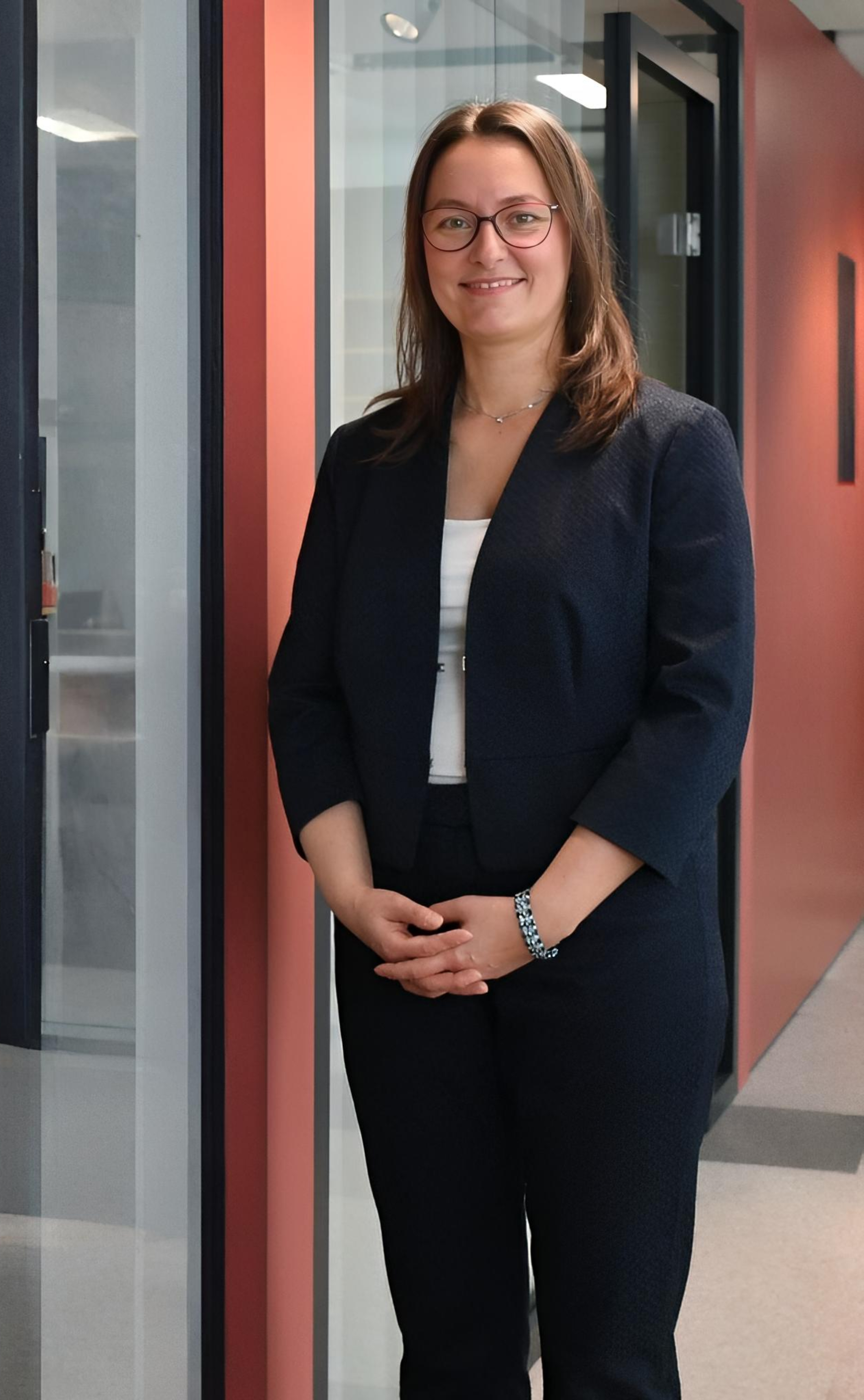 Manuela Langos stehend